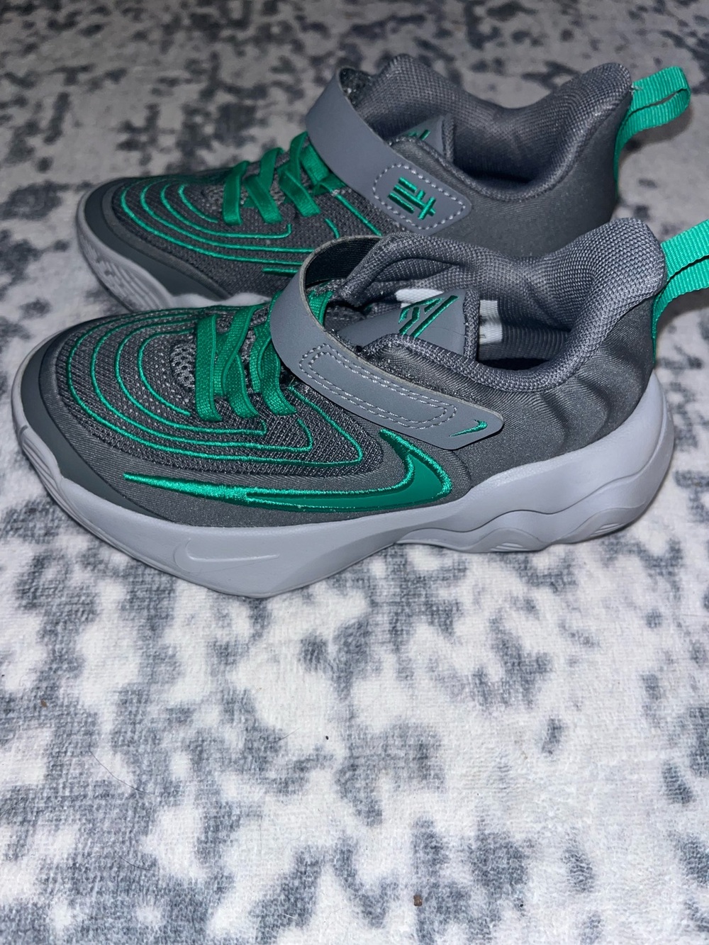 Nike Giannis Immortality 4 Children Size 11C Grey Green Toddler Basketball Shoe